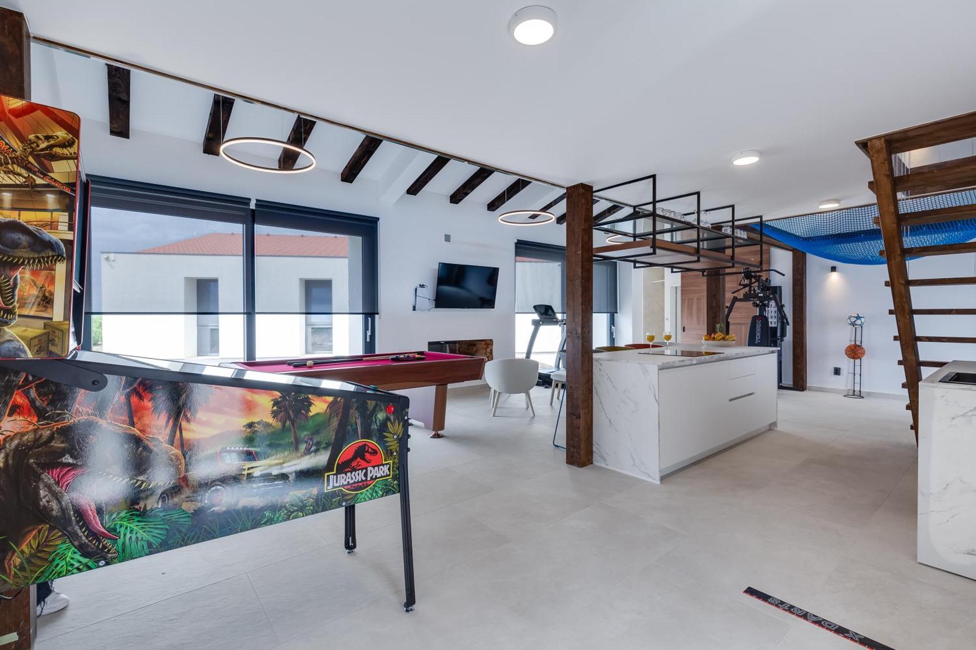 Villa T, Spacious With Heated Pool, Hot Tub & Sauna Rastevic Екстериор снимка